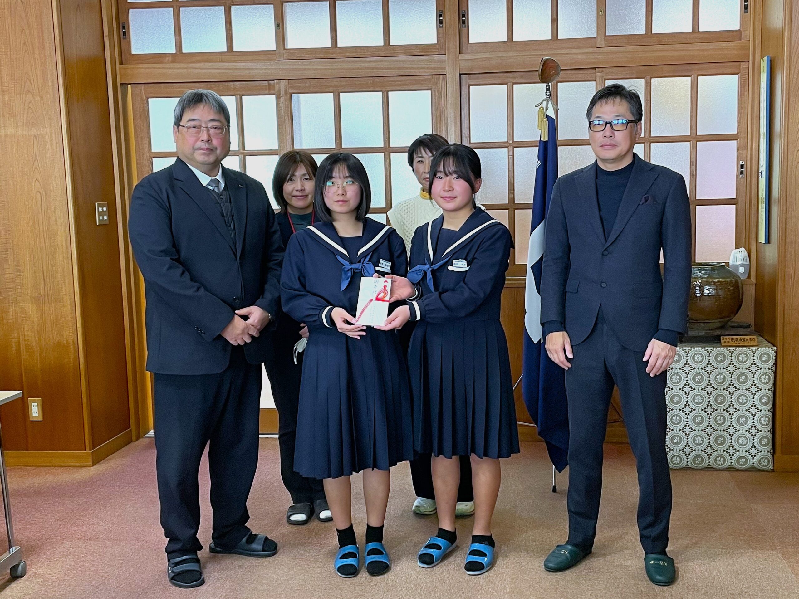 人吉第一中学校へ支援金贈呈